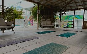 El Flamingo Beach Club